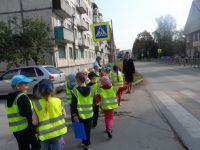 Госавтоинспекторы провели с дошкольниками тематическую экскурсию «Юный пешеход»